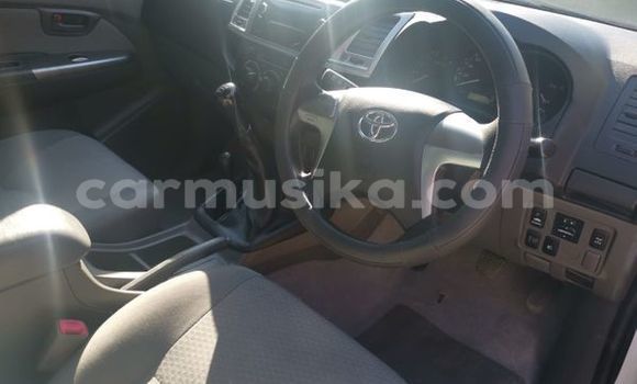 Buy Used Toyota Hilux White Car in Harare in Harare Buy Used Toyota Hilux White Car in Harare in Harare