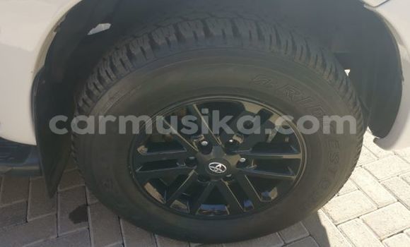 Buy Used Toyota Hilux White Car in Harare in Harare Buy Used Toyota Hilux White Car in Harare in Harare