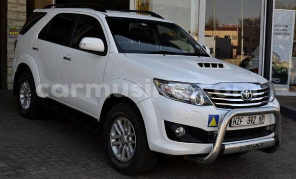 Buy Used Toyota Fortuner White Car in Harare in Harare