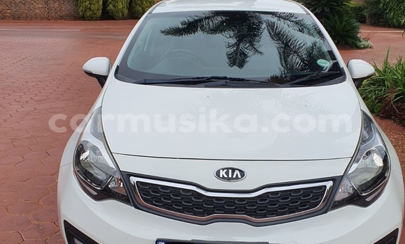 Buy Used Kia Rio White Car in Beitbridge in Matabeleland South Buy Used Kia Rio White Car in Beitbridge in Matabeleland South