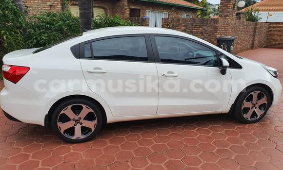 Buy Used Kia Rio White Car in Beitbridge in Matabeleland South Buy Used Kia Rio White Car in Beitbridge in Matabeleland South