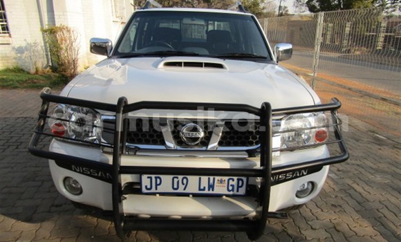Nunua Ilio tumika Nissan NP 300 Nyeupe Gari ndani ya Beitbridge nchini Matabeleland Kusini Nunua Ilio tumika Nissan NP 300 Nyeupe Gari ndani ya Beitbridge nchini Matabeleland Kusini