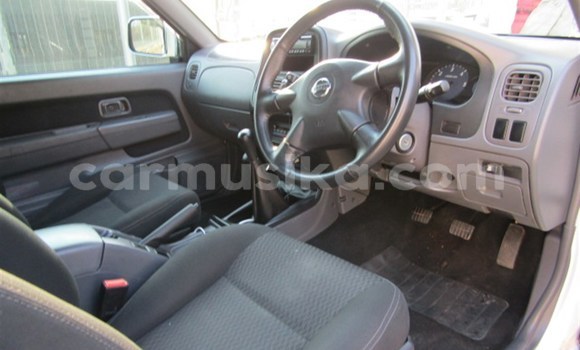 Nunua Ilio tumika Nissan NP 300 Nyeupe Gari ndani ya Beitbridge nchini Matabeleland Kusini Nunua Ilio tumika Nissan NP 300 Nyeupe Gari ndani ya Beitbridge nchini Matabeleland Kusini