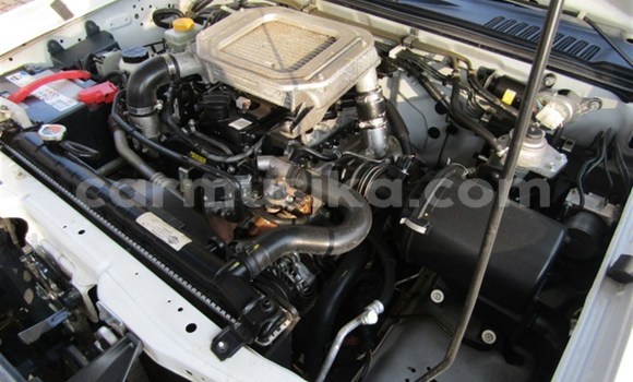 Nunua Ilio tumika Nissan NP 300 Nyeupe Gari ndani ya Beitbridge nchini Matabeleland Kusini Nunua Ilio tumika Nissan NP 300 Nyeupe Gari ndani ya Beitbridge nchini Matabeleland Kusini