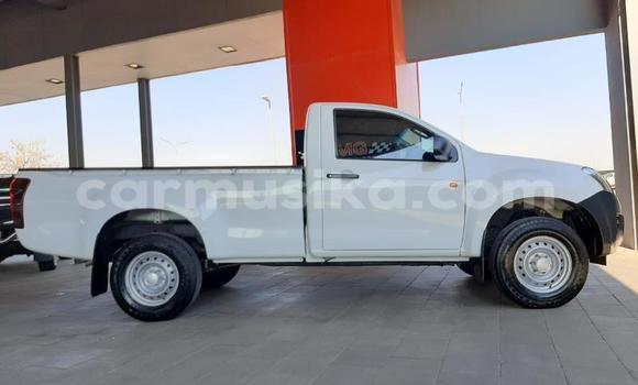 Tenga Tsaru Isuzu KB Chena Mota in Beitbridge in Matabeleland South Tenga Tsaru Isuzu KB Chena Mota in Beitbridge in Matabeleland South