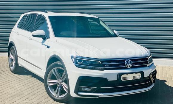 Buy Used Volkswagen Tiguan White Car in Beitbridge in Matabeleland South Buy Used Volkswagen Tiguan White Car in Beitbridge in Matabeleland South