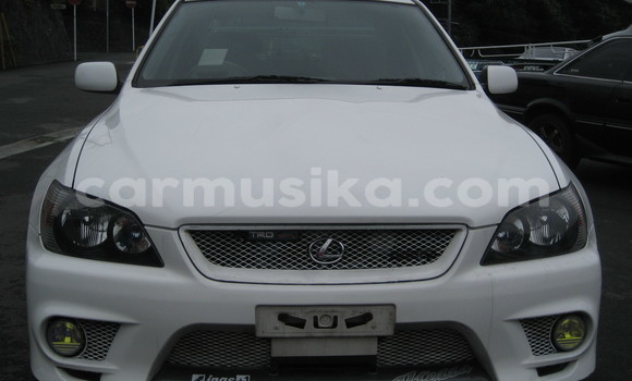 Acheter Occasion Voiture Toyota Altezza Blanc à Beitbridge, Matabeleland South Acheter Occasion Voiture Toyota Altezza Blanc à Beitbridge, Matabeleland South