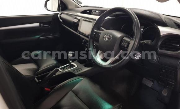 Acheter Occasion Voiture Toyota Hilux Blanc à Beitbridge, Matabeleland South Acheter Occasion Voiture Toyota Hilux Blanc à Beitbridge, Matabeleland South