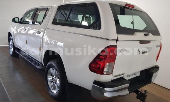 Acheter Occasion Voiture Toyota Hilux Blanc à Beitbridge, Matabeleland South Acheter Occasion Voiture Toyota Hilux Blanc à Beitbridge, Matabeleland South