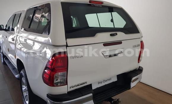 Acheter Occasion Voiture Toyota Hilux Blanc à Beitbridge, Matabeleland South Acheter Occasion Voiture Toyota Hilux Blanc à Beitbridge, Matabeleland South
