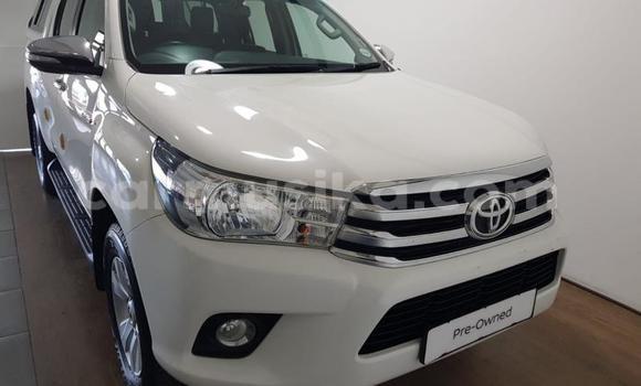 Acheter Occasion Voiture Toyota Hilux Blanc à Beitbridge, Matabeleland South Acheter Occasion Voiture Toyota Hilux Blanc à Beitbridge, Matabeleland South