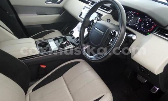 Buy Used Land Rover Discovery Sport Silver Car in Beitbridge in Matabeleland South Buy Used Land Rover Discovery Sport Silver Car in Beitbridge in Matabeleland South