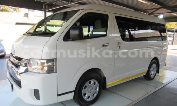 Nunua Ilio tumika Toyota Hiace Nyeupe Gari ndani ya Beitbridge nchini Matabeleland Kusini