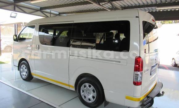 Acheter Occasion Voiture Toyota Hiace Blanc à Beitbridge, Matabeleland South Acheter Occasion Voiture Toyota Hiace Blanc à Beitbridge, Matabeleland South