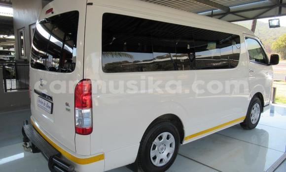 Acheter Occasion Voiture Toyota Hiace Blanc à Beitbridge, Matabeleland South Acheter Occasion Voiture Toyota Hiace Blanc à Beitbridge, Matabeleland South