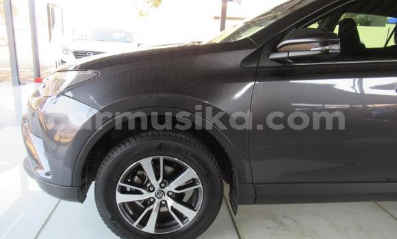 Acheter Occasion Voiture Toyota RAV4 Gris à Beitbridge, Matabeleland South Acheter Occasion Voiture Toyota RAV4 Gris à Beitbridge, Matabeleland South