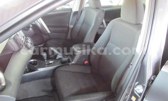 Acheter Occasion Voiture Toyota RAV4 Gris à Beitbridge, Matabeleland South Acheter Occasion Voiture Toyota RAV4 Gris à Beitbridge, Matabeleland South
