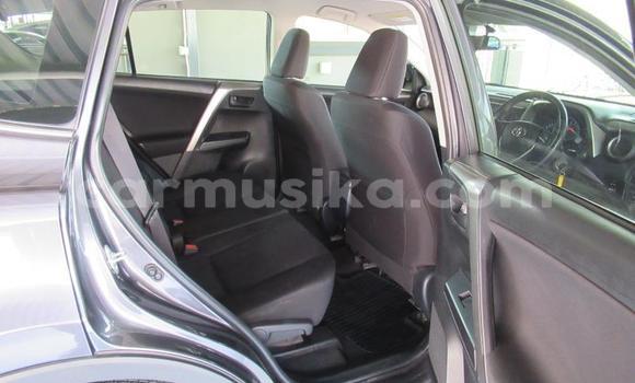 Acheter Occasion Voiture Toyota RAV4 Gris à Beitbridge, Matabeleland South Acheter Occasion Voiture Toyota RAV4 Gris à Beitbridge, Matabeleland South