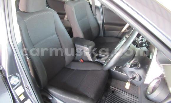 Acheter Occasion Voiture Toyota RAV4 Gris à Beitbridge, Matabeleland South Acheter Occasion Voiture Toyota RAV4 Gris à Beitbridge, Matabeleland South