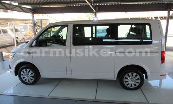 Acheter Occasion Voiture Volkswagen Caravelle Blanc à Beitbridge, Matabeleland South Acheter Occasion Voiture Volkswagen Caravelle Blanc à Beitbridge, Matabeleland South