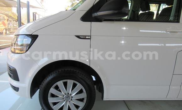 Acheter Occasion Voiture Volkswagen Caravelle Blanc à Beitbridge, Matabeleland South Acheter Occasion Voiture Volkswagen Caravelle Blanc à Beitbridge, Matabeleland South