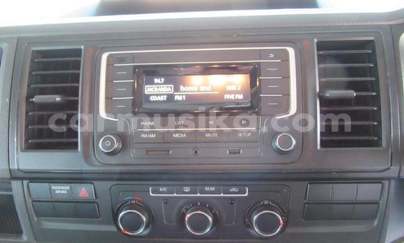 Acheter Occasion Voiture Volkswagen Caravelle Blanc à Beitbridge, Matabeleland South Acheter Occasion Voiture Volkswagen Caravelle Blanc à Beitbridge, Matabeleland South