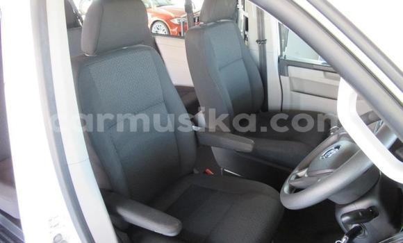 Acheter Occasion Voiture Volkswagen Caravelle Blanc à Beitbridge, Matabeleland South Acheter Occasion Voiture Volkswagen Caravelle Blanc à Beitbridge, Matabeleland South