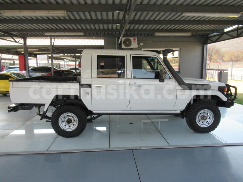 Big with watermark toyota land cruiser matabeleland south beitbridge 15943