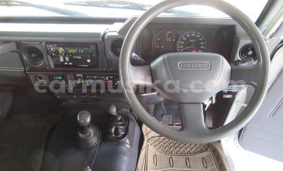 Acheter Occasion Voiture Toyota Land Cruiser Gris à Beitbridge, Matabeleland South Acheter Occasion Voiture Toyota Land Cruiser Gris à Beitbridge, Matabeleland South