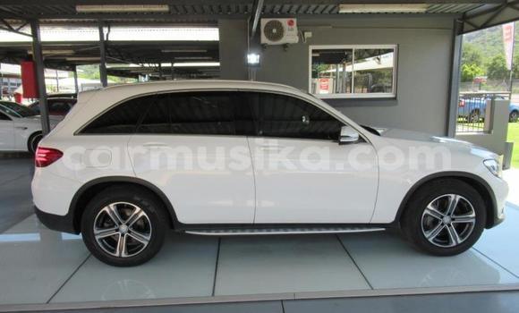 Acheter Occasion Voiture Mercedes‒Benz C–Class Blanc à Beitbridge, Matabeleland South Acheter Occasion Voiture Mercedes‒Benz C–Class Blanc à Beitbridge, Matabeleland South