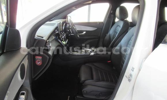 Acheter Occasion Voiture Mercedes‒Benz C–Class Blanc à Beitbridge, Matabeleland South Acheter Occasion Voiture Mercedes‒Benz C–Class Blanc à Beitbridge, Matabeleland South