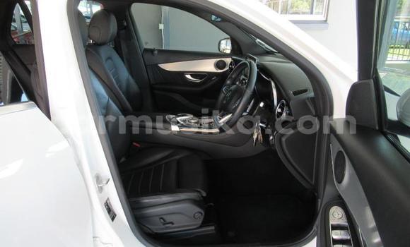 Acheter Occasion Voiture Mercedes‒Benz C–Class Blanc à Beitbridge, Matabeleland South Acheter Occasion Voiture Mercedes‒Benz C–Class Blanc à Beitbridge, Matabeleland South