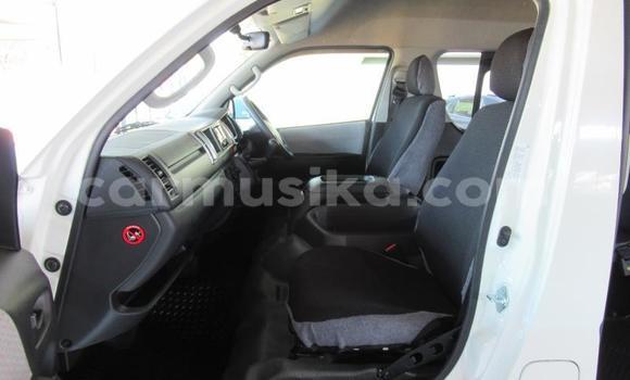 Acheter Occasion Voiture Toyota Hiace Blanc à Beitbridge, Matabeleland South Acheter Occasion Voiture Toyota Hiace Blanc à Beitbridge, Matabeleland South