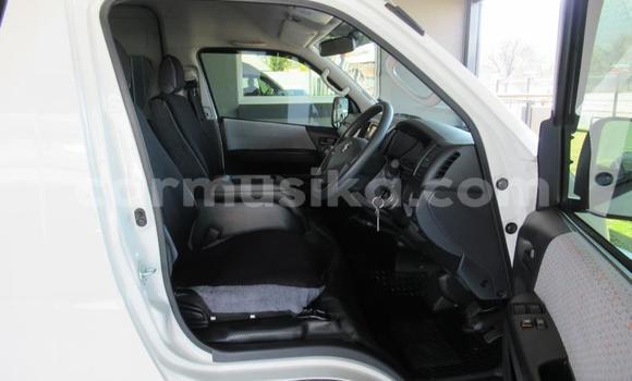 Acheter Occasion Voiture Toyota Hiace Blanc à Beitbridge, Matabeleland South Acheter Occasion Voiture Toyota Hiace Blanc à Beitbridge, Matabeleland South