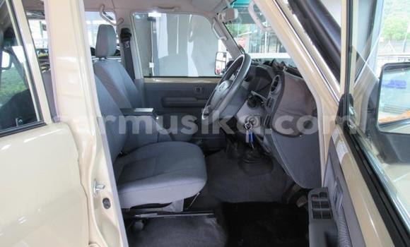 Tenga Tsaru Toyota Land Cruiser Sirivha Mota in Beitbridge in Matabeleland South Tenga Tsaru Toyota Land Cruiser Sirivha Mota in Beitbridge in Matabeleland South