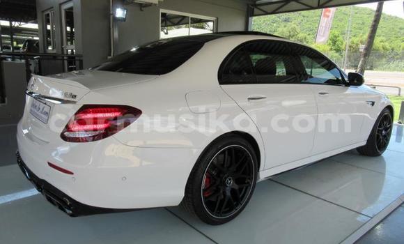 Tenga Tsaru Mercedes‒Benz CL–Class Chena Mota in Beitbridge in Matabeleland South Tenga Tsaru Mercedes‒Benz CL–Class Chena Mota in Beitbridge in Matabeleland South