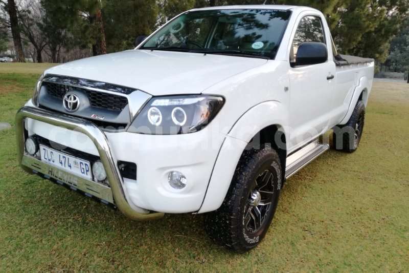 Big with watermark toyota hilux matabeleland south beitbridge 15961