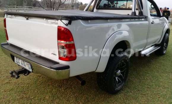 Nunua Ilio tumika Toyota Hilux Nyeupe Gari ndani ya Beitbridge nchini Matabeleland Kusini Nunua Ilio tumika Toyota Hilux Nyeupe Gari ndani ya Beitbridge nchini Matabeleland Kusini