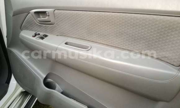 Nunua Ilio tumika Toyota Hilux Nyeupe Gari ndani ya Beitbridge nchini Matabeleland Kusini Nunua Ilio tumika Toyota Hilux Nyeupe Gari ndani ya Beitbridge nchini Matabeleland Kusini