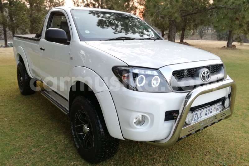 Big with watermark toyota hilux matabeleland south beitbridge 15961