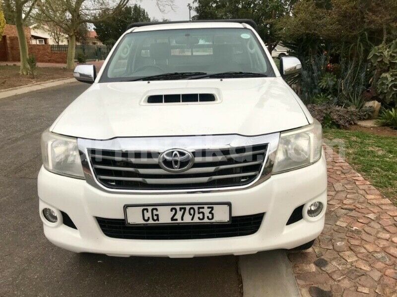 Big with watermark toyota hilux matabeleland south beitbridge 15962