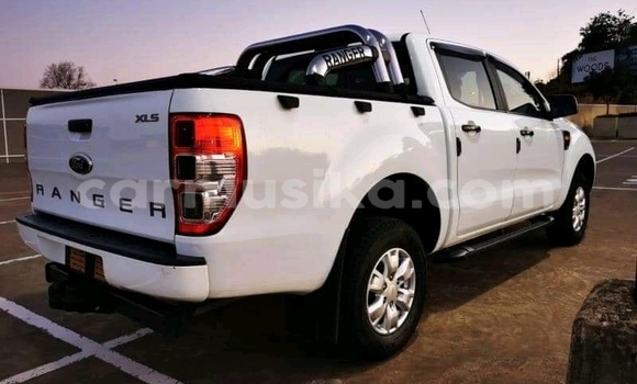 Nunua Ilio tumika Ford Ranger Nyeupe Gari ndani ya Beitbridge nchini Matabeleland Kusini Nunua Ilio tumika Ford Ranger Nyeupe Gari ndani ya Beitbridge nchini Matabeleland Kusini