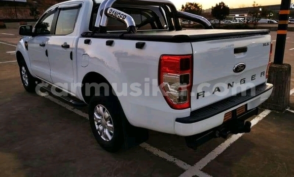Nunua Ilio tumika Ford Ranger Nyeupe Gari ndani ya Beitbridge nchini Matabeleland Kusini Nunua Ilio tumika Ford Ranger Nyeupe Gari ndani ya Beitbridge nchini Matabeleland Kusini