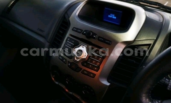 Nunua Ilio tumika Ford Ranger Nyeupe Gari ndani ya Beitbridge nchini Matabeleland Kusini Nunua Ilio tumika Ford Ranger Nyeupe Gari ndani ya Beitbridge nchini Matabeleland Kusini