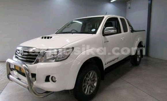 Tenga Tsaru Toyota Hilux Chena Mota in Beitbridge in Matabeleland South Tenga Tsaru Toyota Hilux Chena Mota in Beitbridge in Matabeleland South