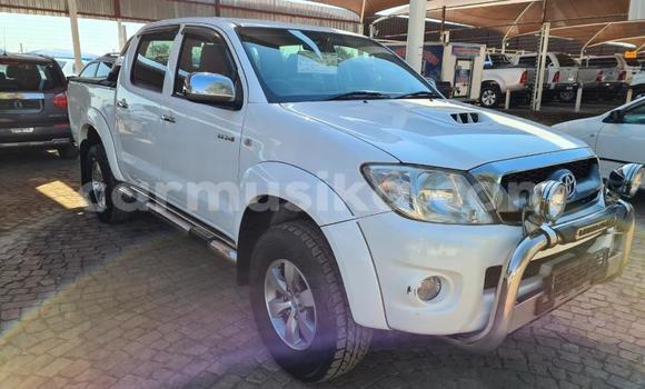 Buy Used Toyota Hilux White Car in Harare in Harare Buy Used Toyota Hilux White Car in Harare in Harare