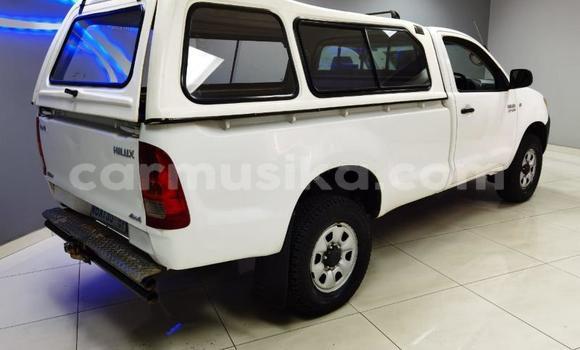 Buy Used Toyota Hilux White Car in Harare in Harare Buy Used Toyota Hilux White Car in Harare in Harare