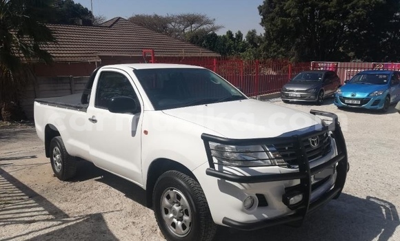 Tenga Tsaru Toyota Hilux Chena Mota in Harare in Harare Tenga Tsaru Toyota Hilux Chena Mota in Harare in Harare
