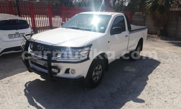 Tenga Tsaru Toyota Hilux Chena Mota in Harare in Harare Tenga Tsaru Toyota Hilux Chena Mota in Harare in Harare