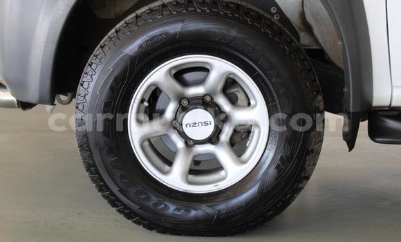 Tenga Tsaru Isuzu KB Chena Mota in Harare in Harare Tenga Tsaru Isuzu KB Chena Mota in Harare in Harare